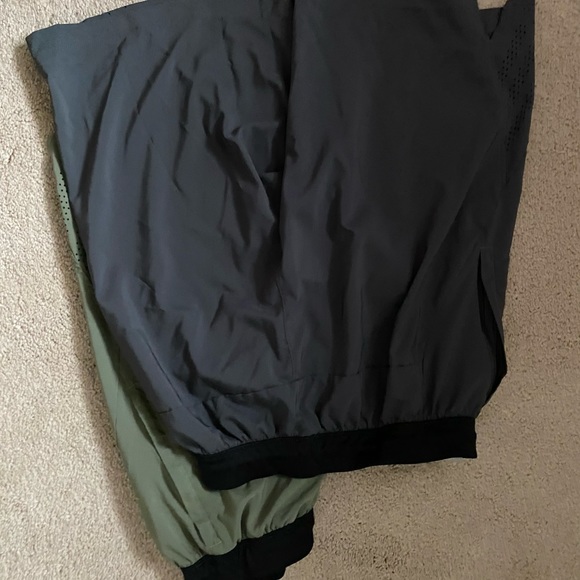 Adidas men’s shorts gently worn - Picture 2 of 4